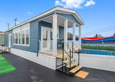 Daisy 1 Bed / 1 Bath 499 sq. ft.