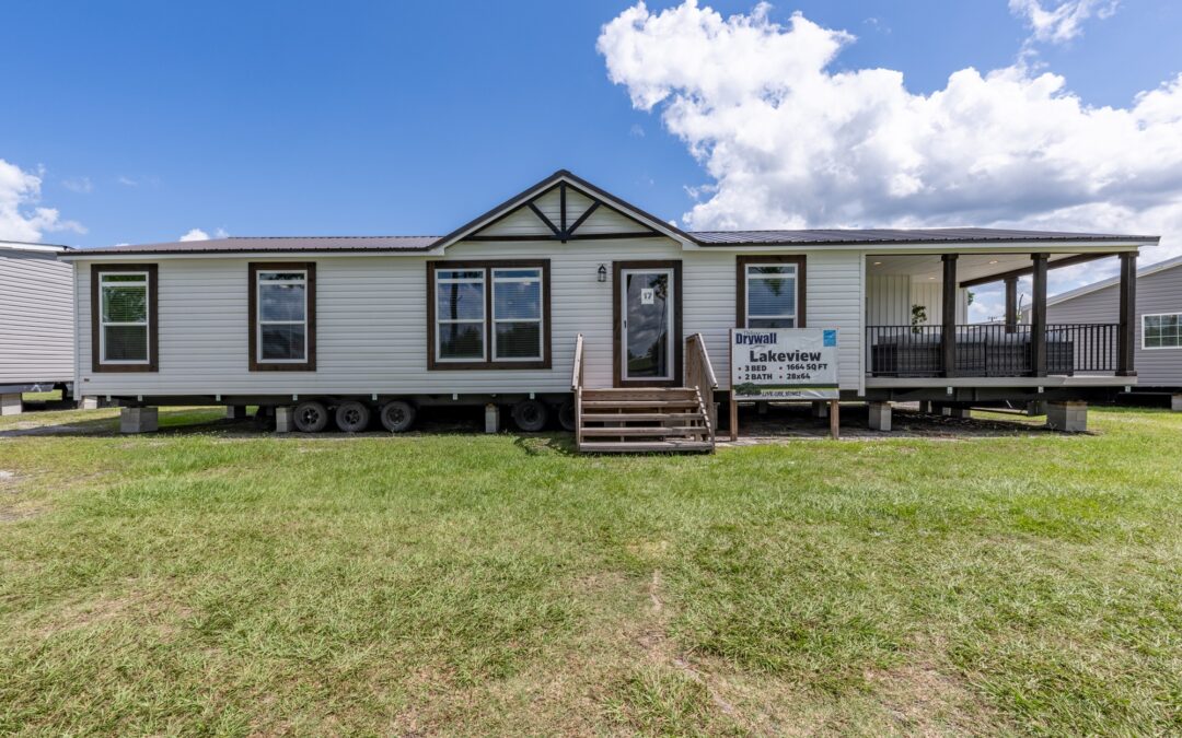Lakeview 3 Bed/2 Bath 1,792 sq ft